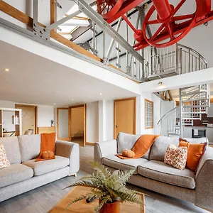 Broadgate Penthouse Bradford (West Yorkshire)
